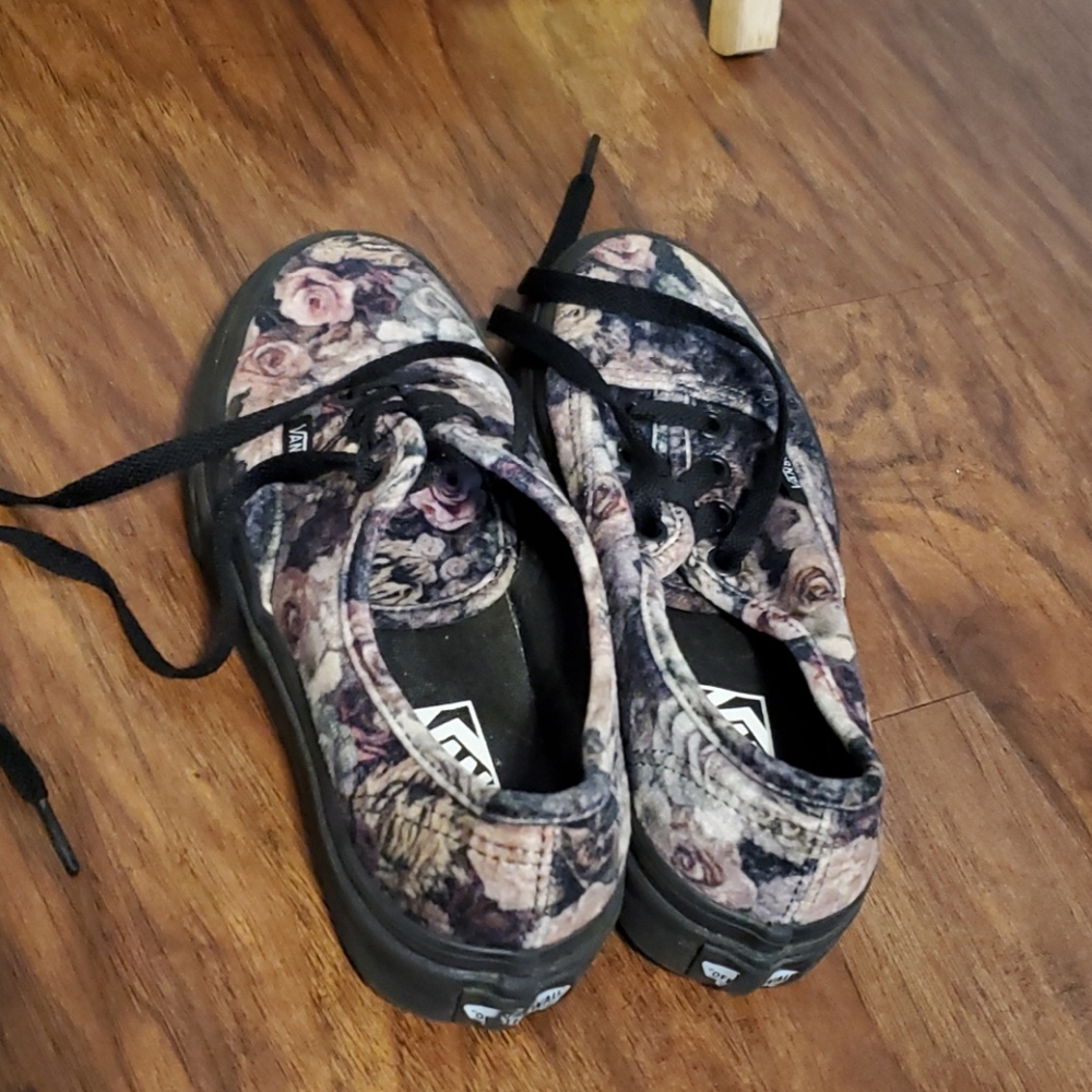 Shoe